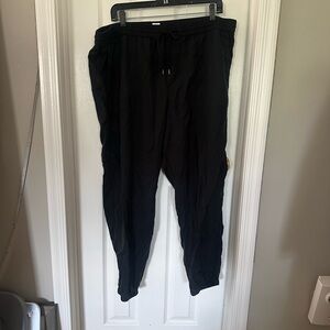 GAP Black Jogger Sweatpants with Tapered Leg